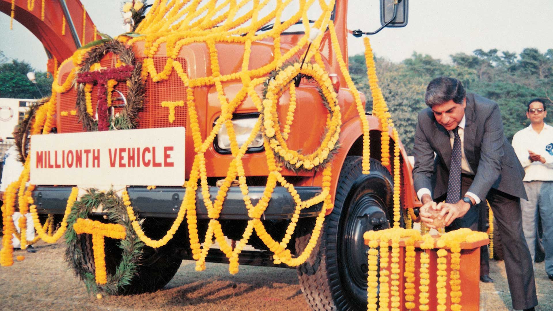 Ratan N Tata celebrates TELCO’s milestone of manufacturing one million vehicles